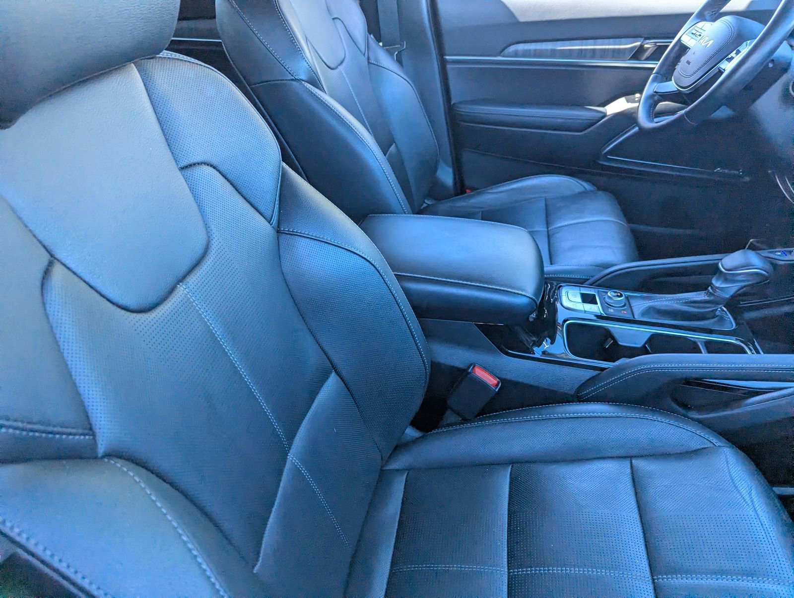 Used 2024 Kia Telluride SX w/ Towing Package image 10