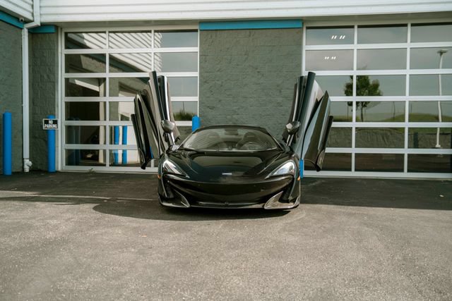 Used 2020 McLaren 600LT Spider RWD image 27