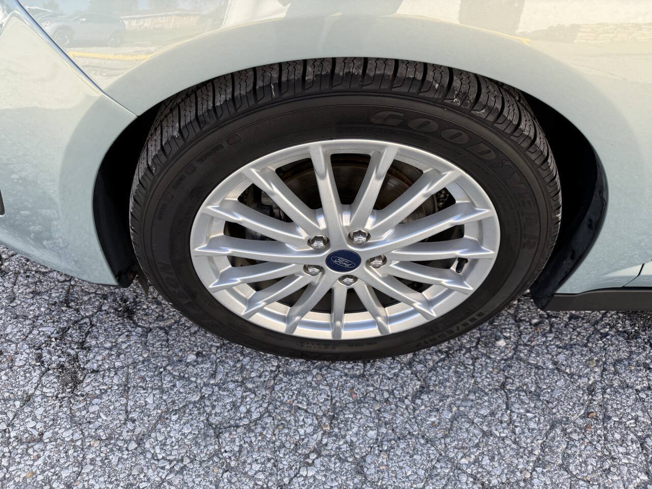 Used 2014 Ford C-MAX SEL w/ Equipment Group 302A FWD image 9