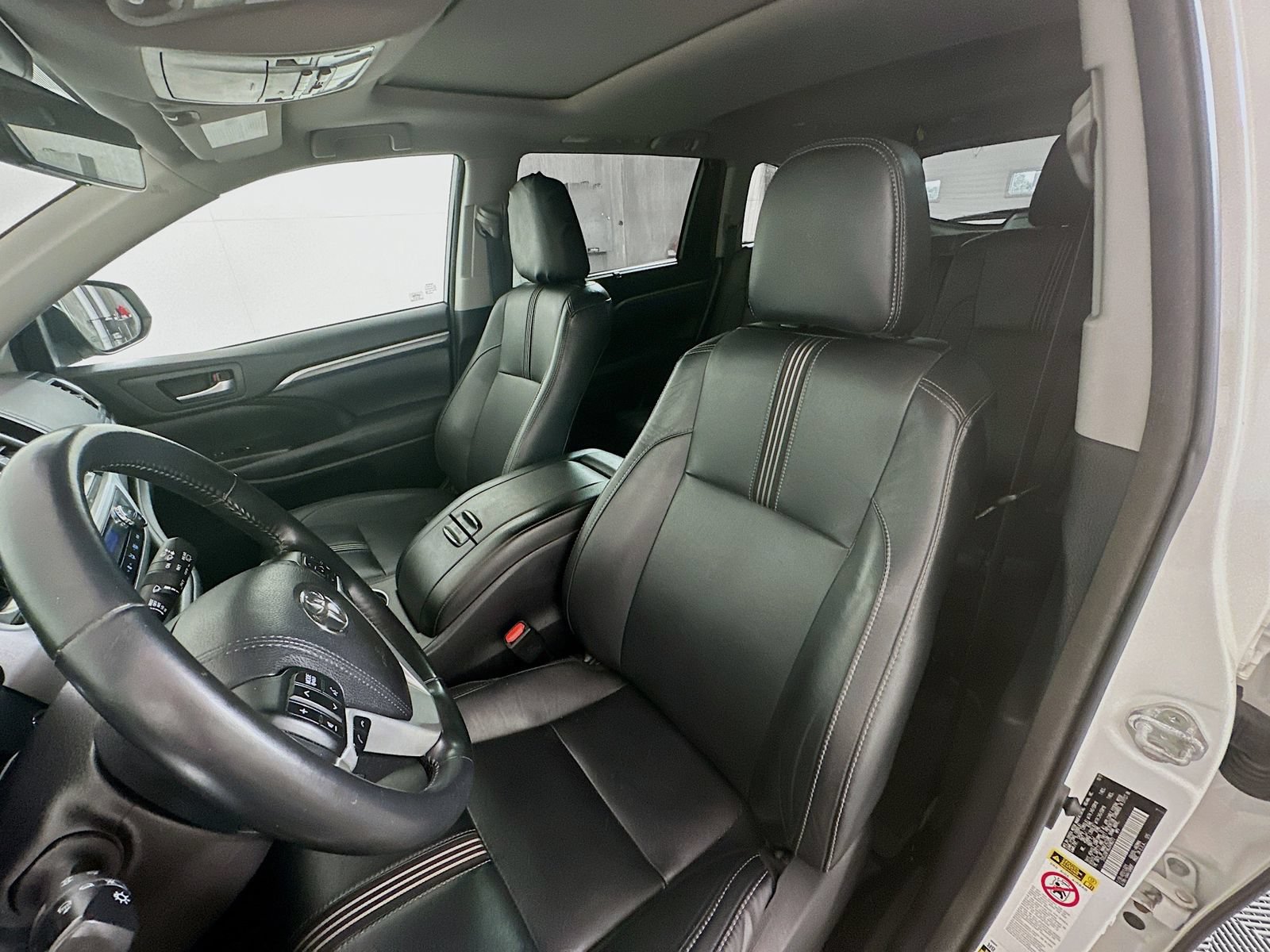 Used 2018 Toyota Highlander SE AWD/4WD image 21