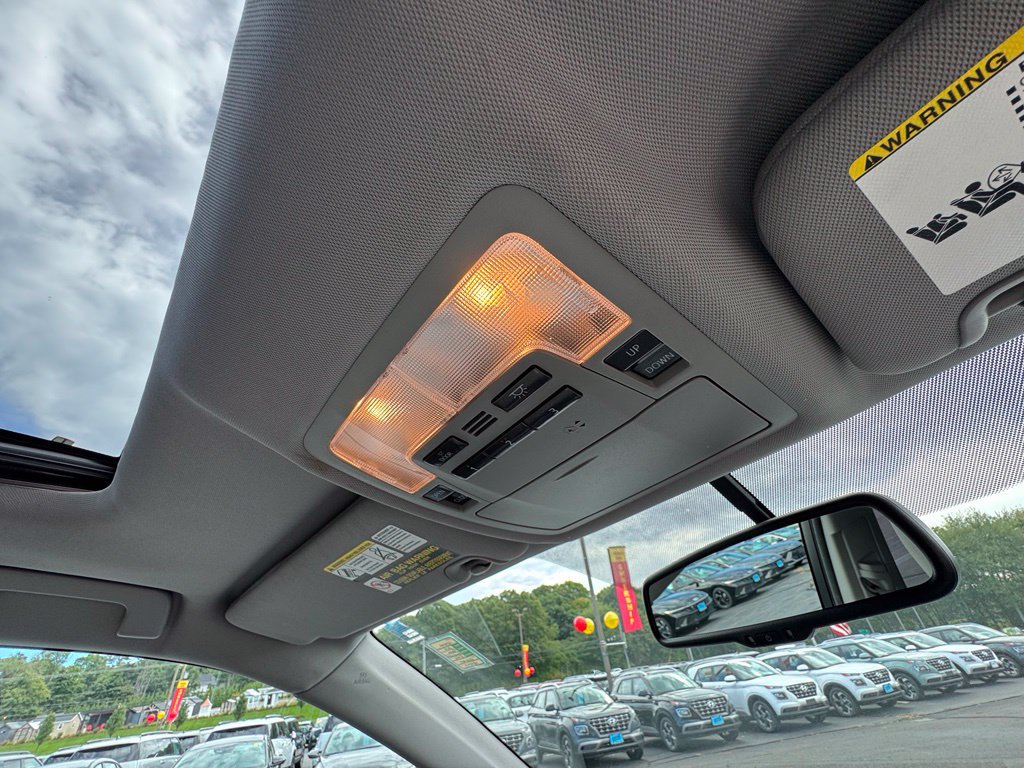 Used 2014 Toyota Highlander XLE AWD/4WD image 38