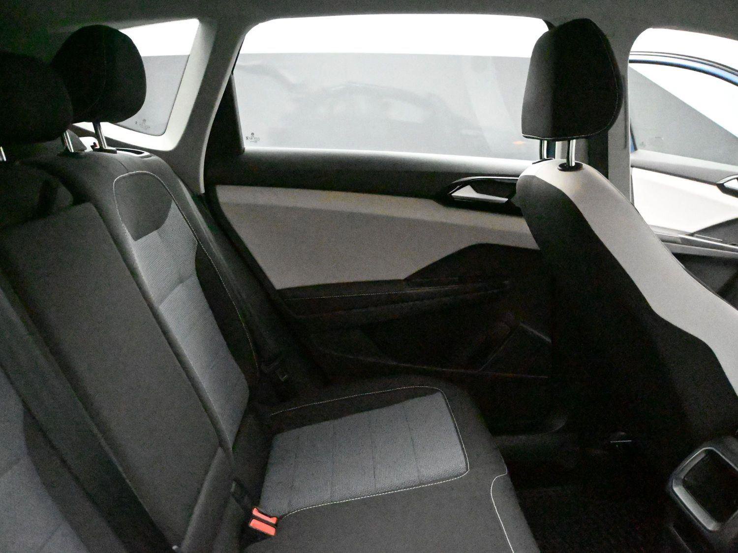 Certified 2025 Volkswagen Taos S AWD/4WD image 22