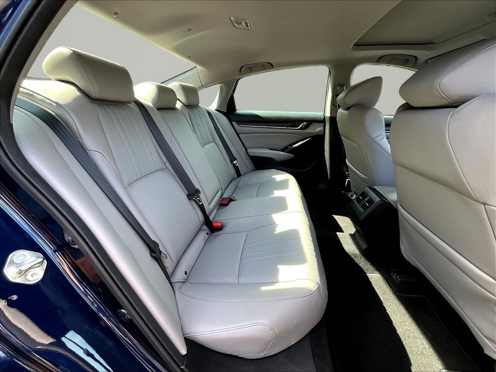 Used 2018 Honda Accord EX-L image 25
