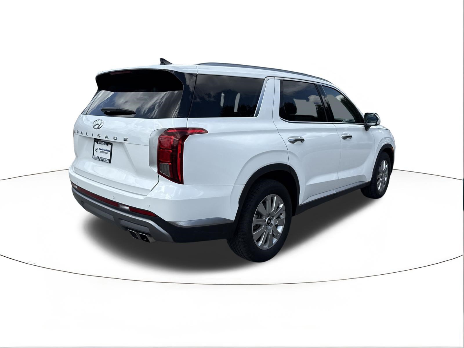 Certified 2024 Hyundai Palisade SEL FWD image 3