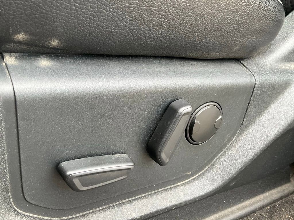 Used 2020 Ford F350 Lariat image 14