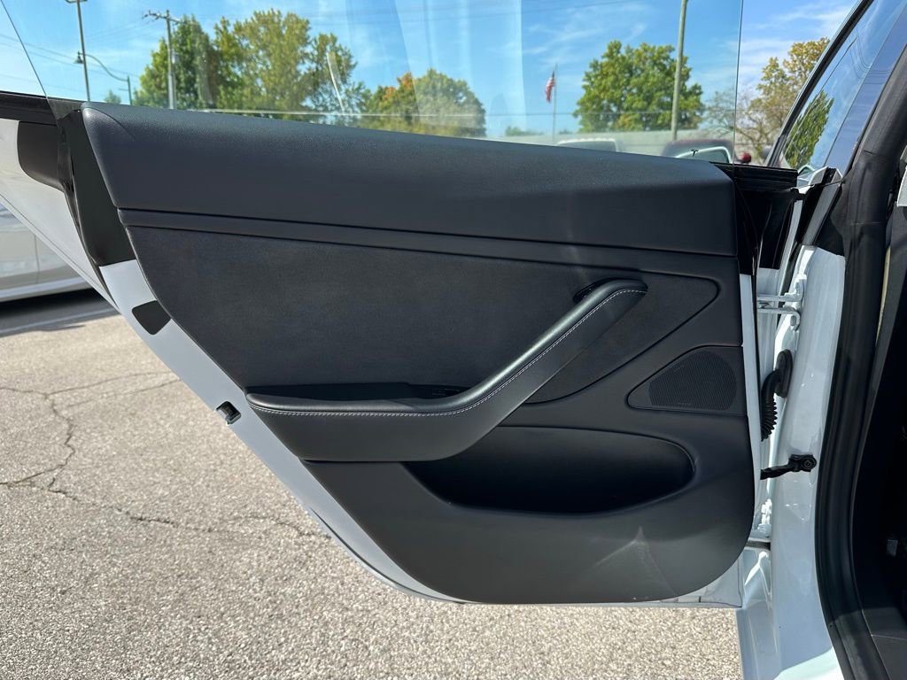 Used 2018 Tesla Model 3 Mid Range image 21