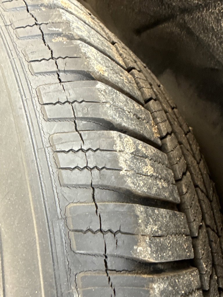 Used 2017 Land Rover Range Rover Sport HSE image 8