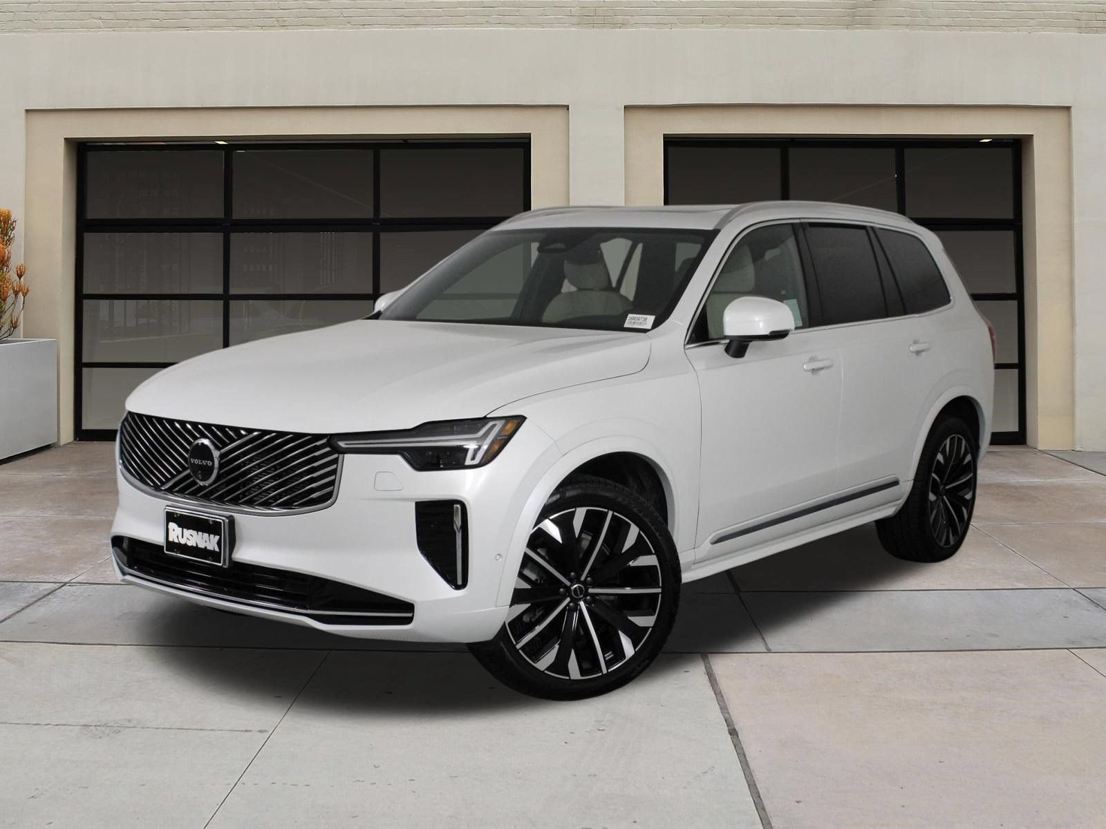 Certified 2026 Volvo XC90 B6 Plus AWD/4WD image 3