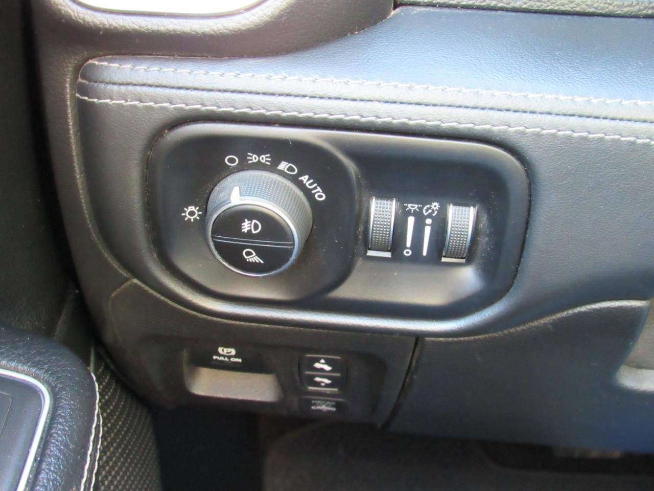 Used 2020 RAM 1500 Laramie image 22