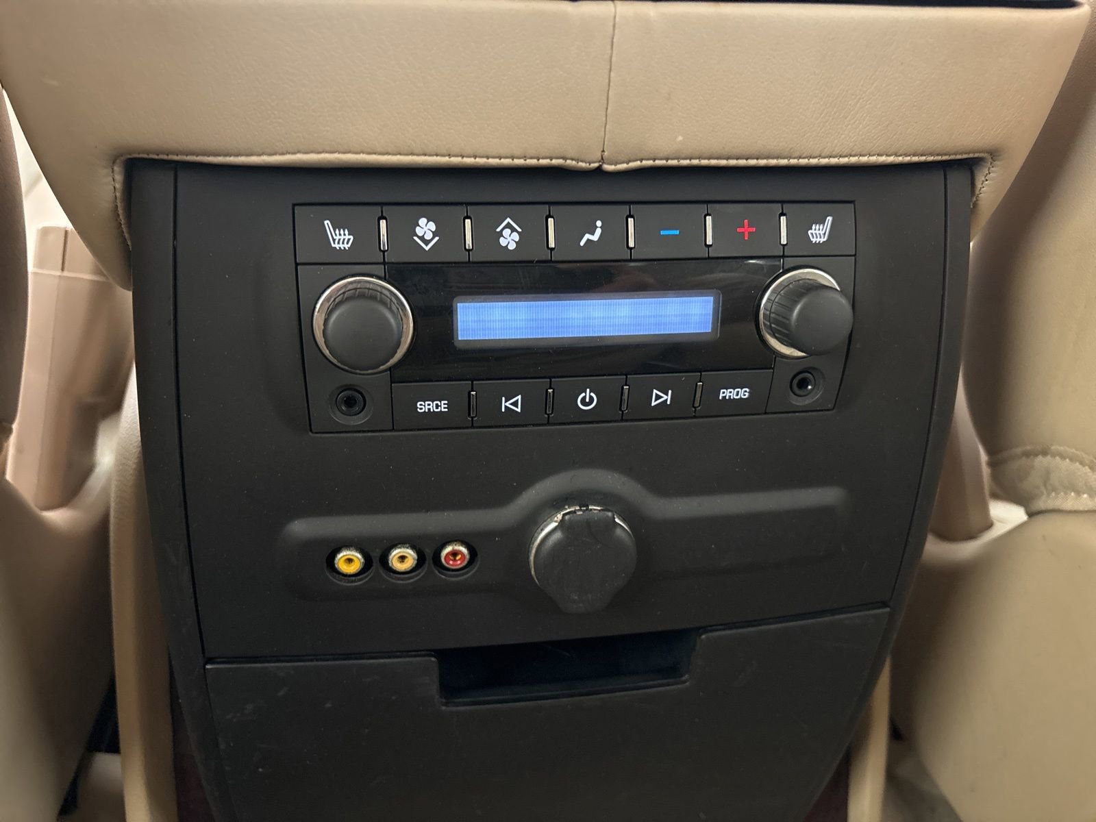 Used 2013 Cadillac Escalade Premium RWD image 24