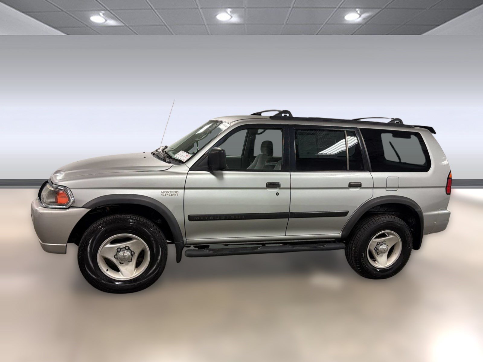 Used 2000 Mitsubishi Montero Sport LS AWD/4WD image 2