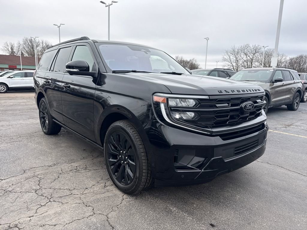 Used 2025 Ford Expedition Platinum w/ Stealth Appearance Package image 4