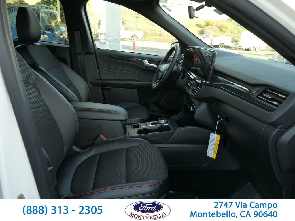 Used 2025 Ford Escape ST-Line w/ Equipment Group 301A image 27