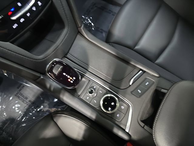 Used 2025 Cadillac XT6 Luxury image 28