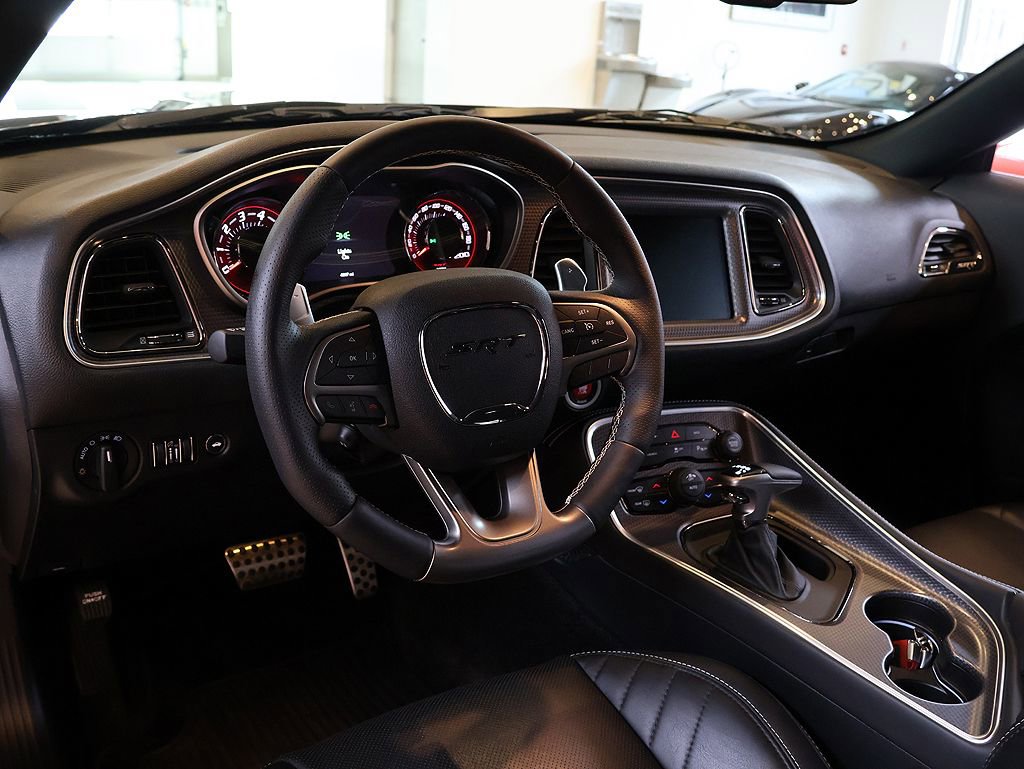 Used 2015 Dodge Challenger SRT Hellcat image 6