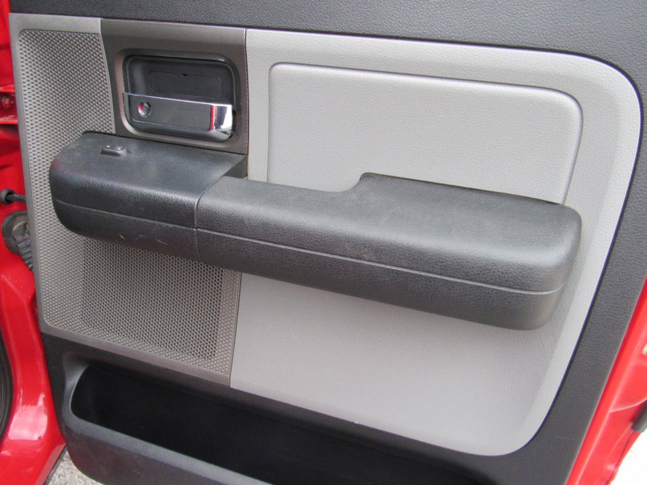 Used 2005 Ford F150 XLT AWD/4WD image 30