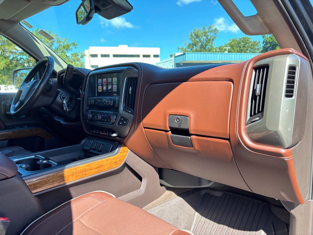 Used 2017 Chevrolet Silverado 1500 High Country w/ High Desert Package AWD/4WD image 29