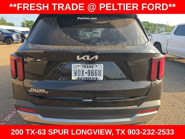 Used 2024 Kia Sorento EX w/ Panoramic Sunroof Package image 7