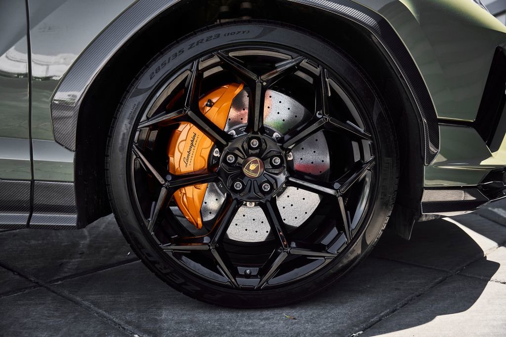 Used 2023 Lamborghini Urus Performante AWD/4WD image 29
