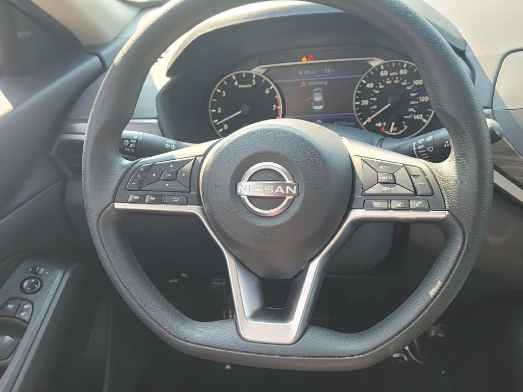 Used 2024 Nissan Altima 2.5 SV FWD image 16