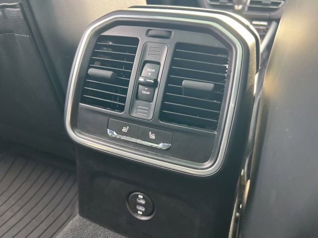 Used 2023 Porsche Macan image 34