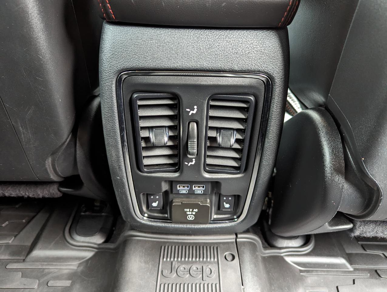 Used 2019 Jeep Grand Cherokee Trailhawk w/ Trailhawk Luxury Group AWD/4WD image 32