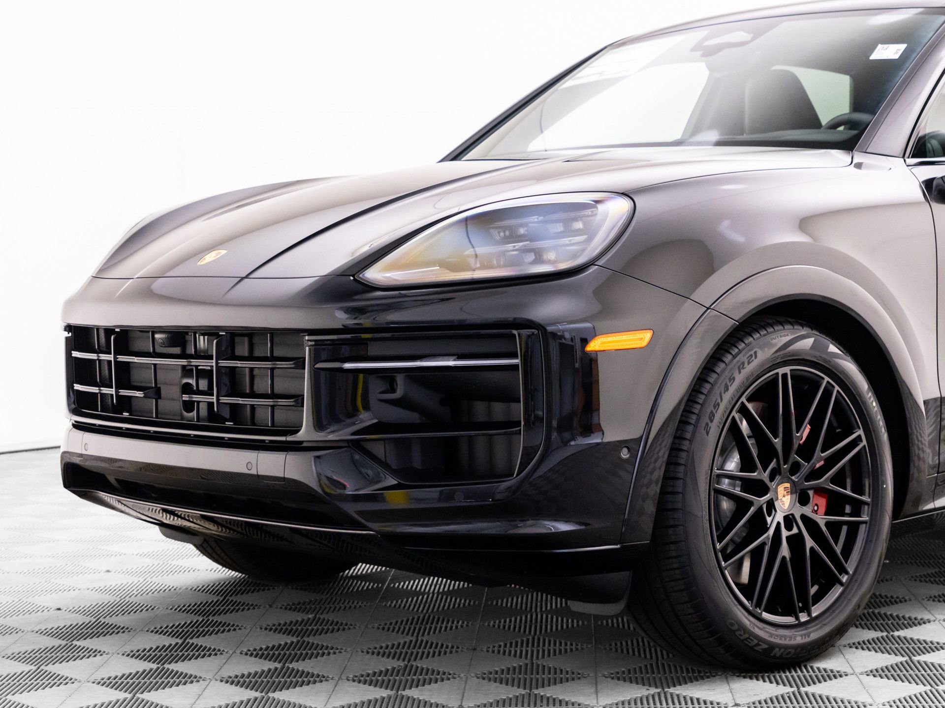 New 2026 Porsche Cayenne GTS AWD/4WD image 40