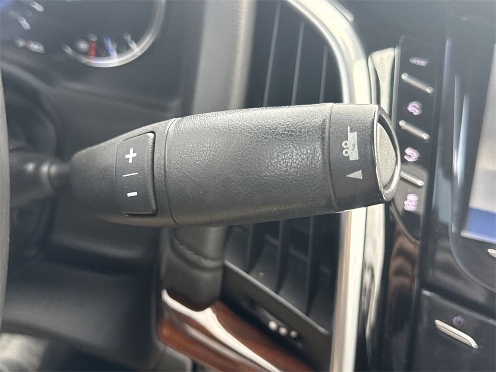 Certified 2020 Cadillac Escalade Luxury w/ Escalade Sport Edition image 15