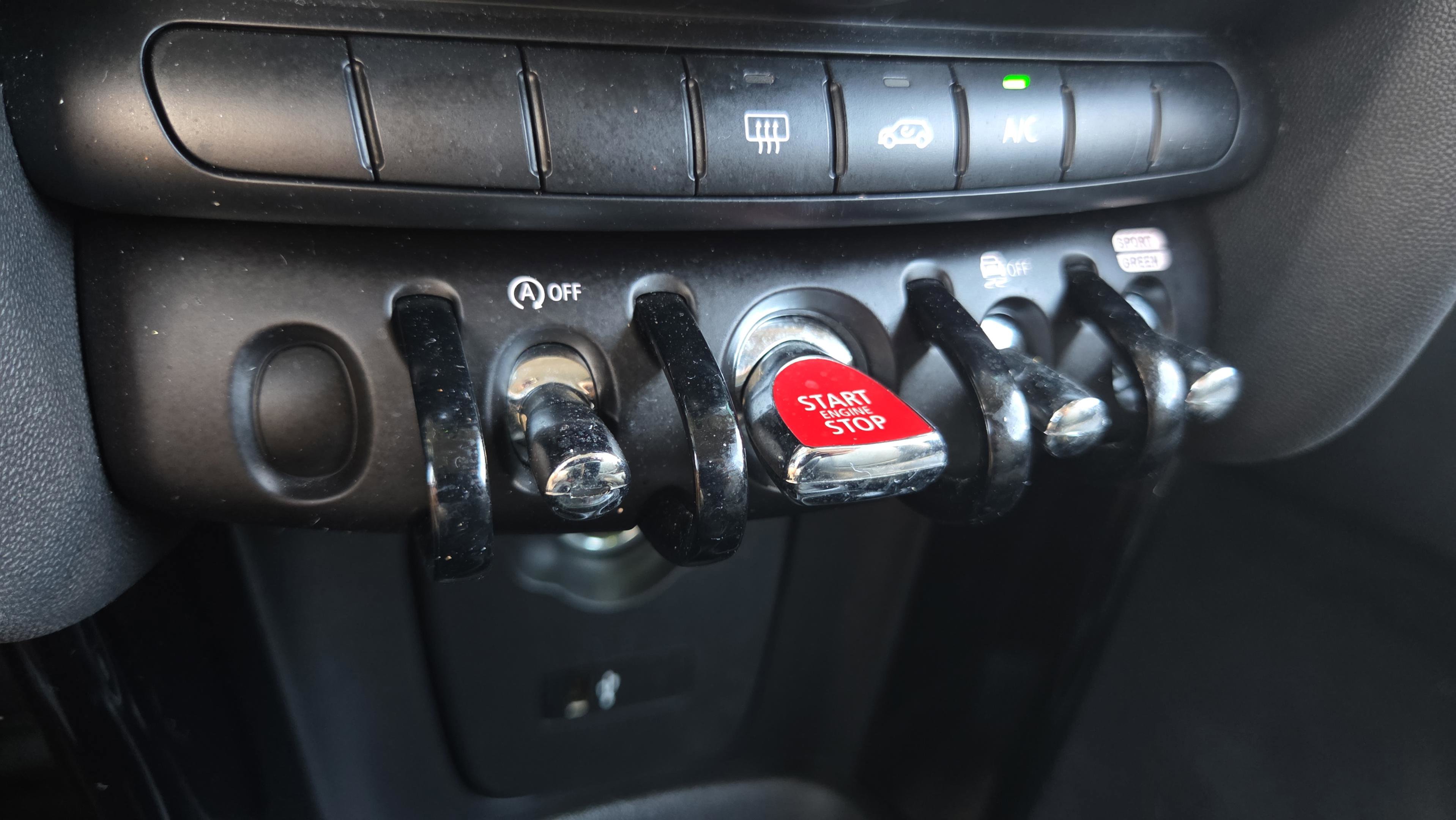 Used 2020 MINI Cooper S image 26