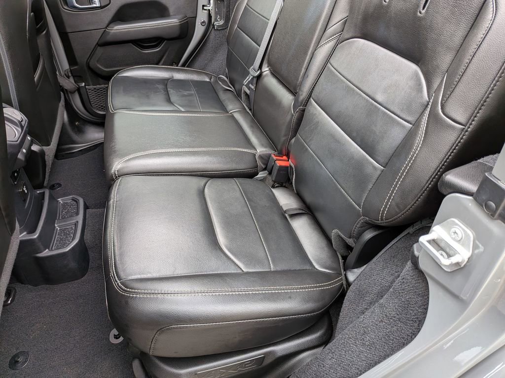 Used 2021 Jeep Wrangler Unlimited Sahara w/ Cold Weather Group AWD/4WD image 25