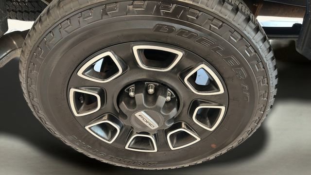 Used 2023 Ford F250 Platinum w/ FX4 Off-Road Package AWD/4WD image 23