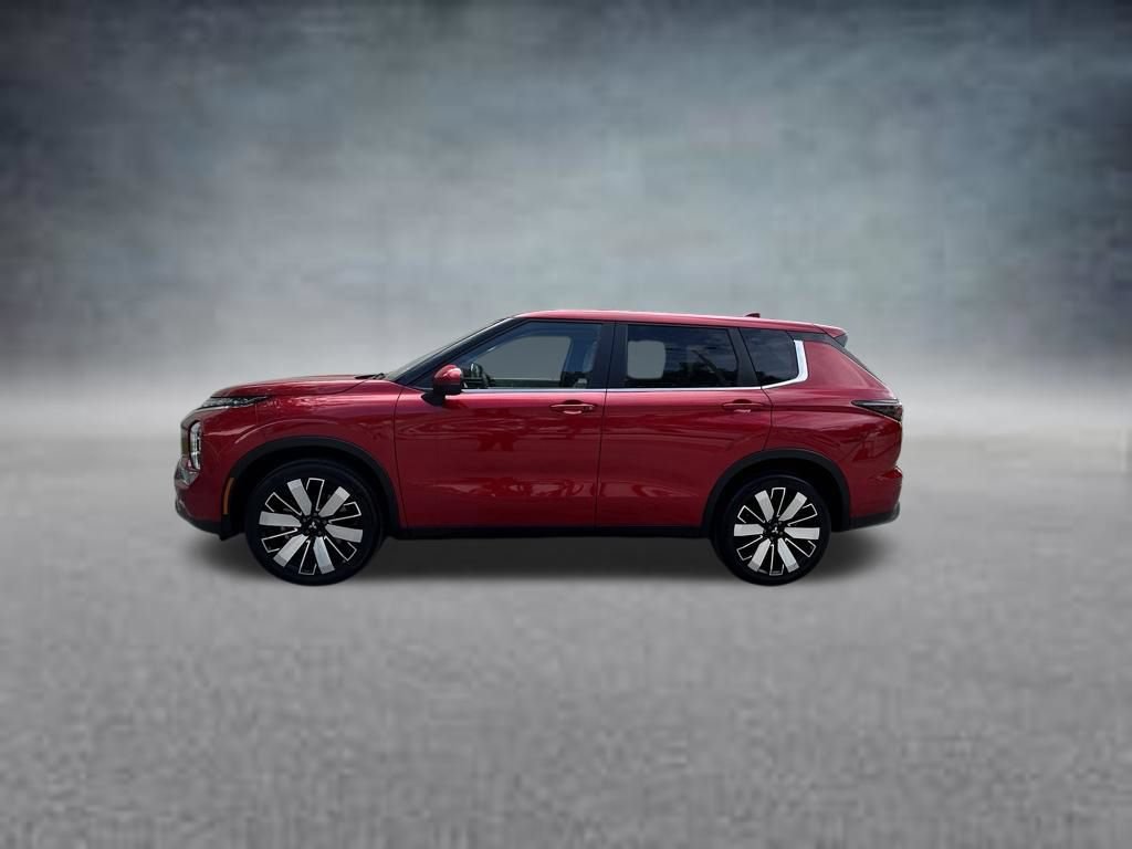 Used 2025 Mitsubishi Outlander SE FWD image 4