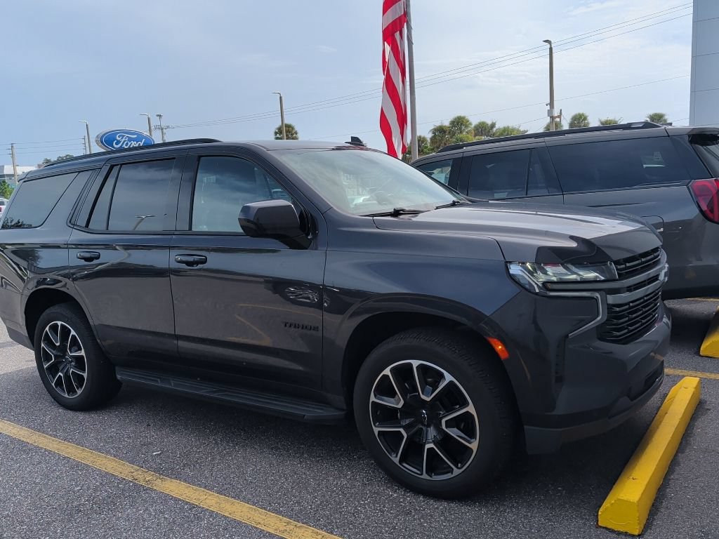 Used 2022 Chevrolet Tahoe RST RWD image 1