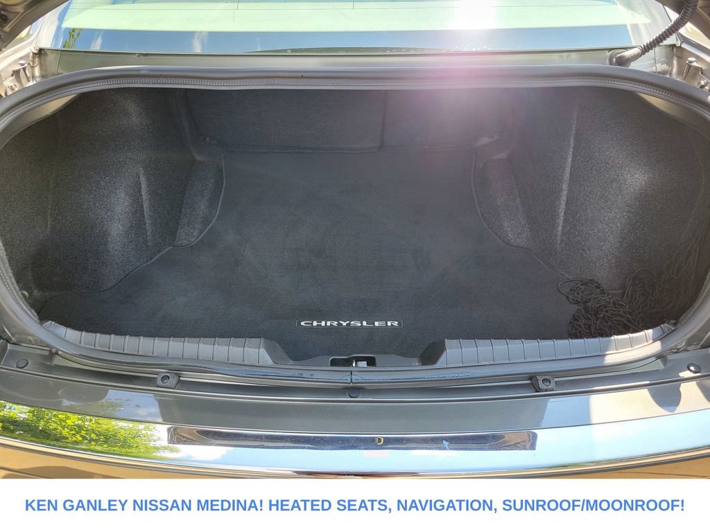 Used 2009 Chrysler 300 C RWD image 44