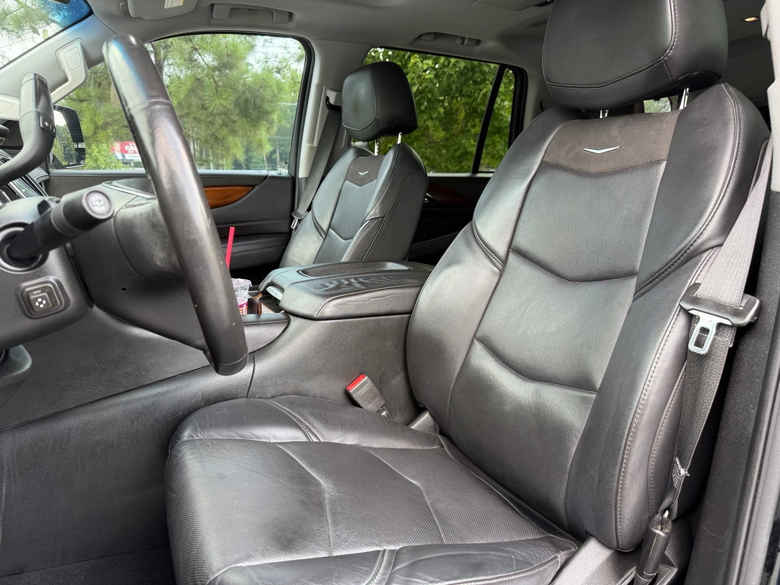 Used 2018 Cadillac Escalade Premium Luxury RWD image 36