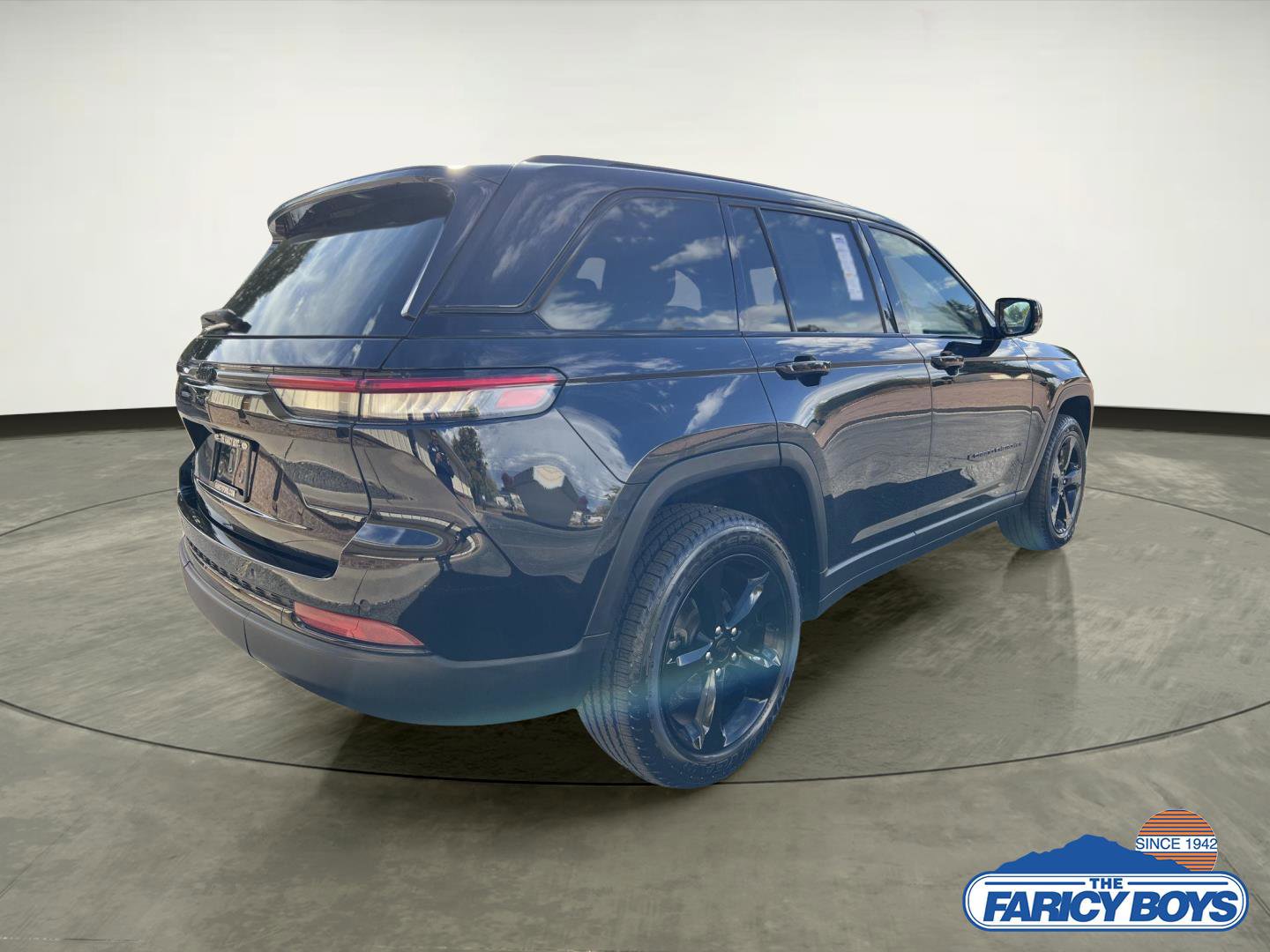 Used 2022 Jeep Grand Cherokee Altitude image 4