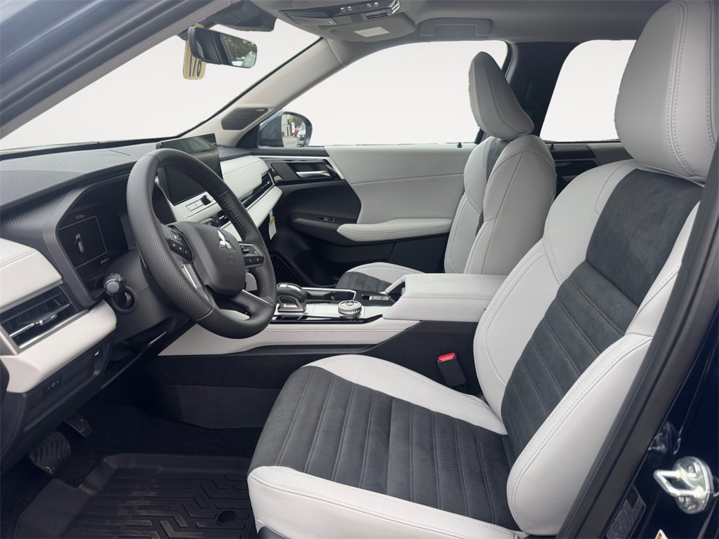 New 2026 Mitsubishi Outlander SE image 9