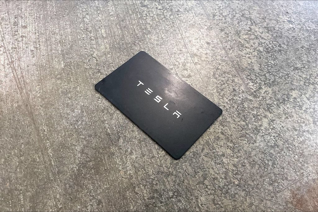 Used 2024 Tesla Model Y 2WD image 10