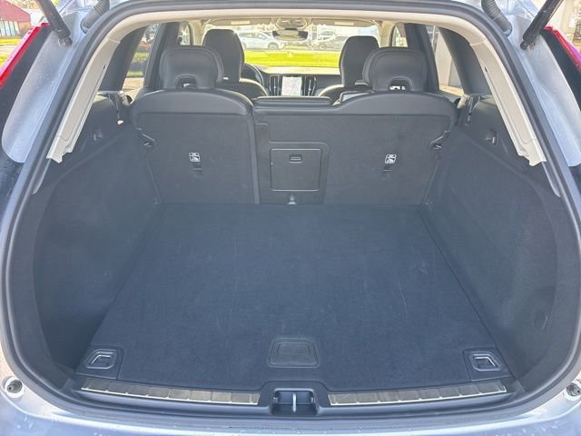 Used 2025 Volvo XC60 B5 Plus AWD/4WD image 12