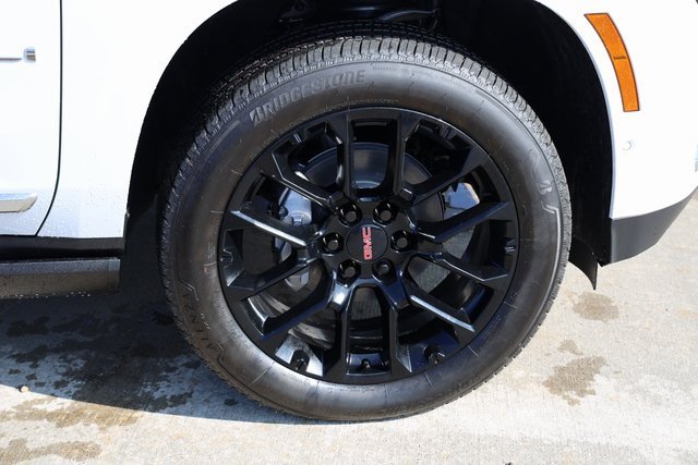 New 2026 GMC Yukon XL Denali w/ Denali Reserve Package image 9