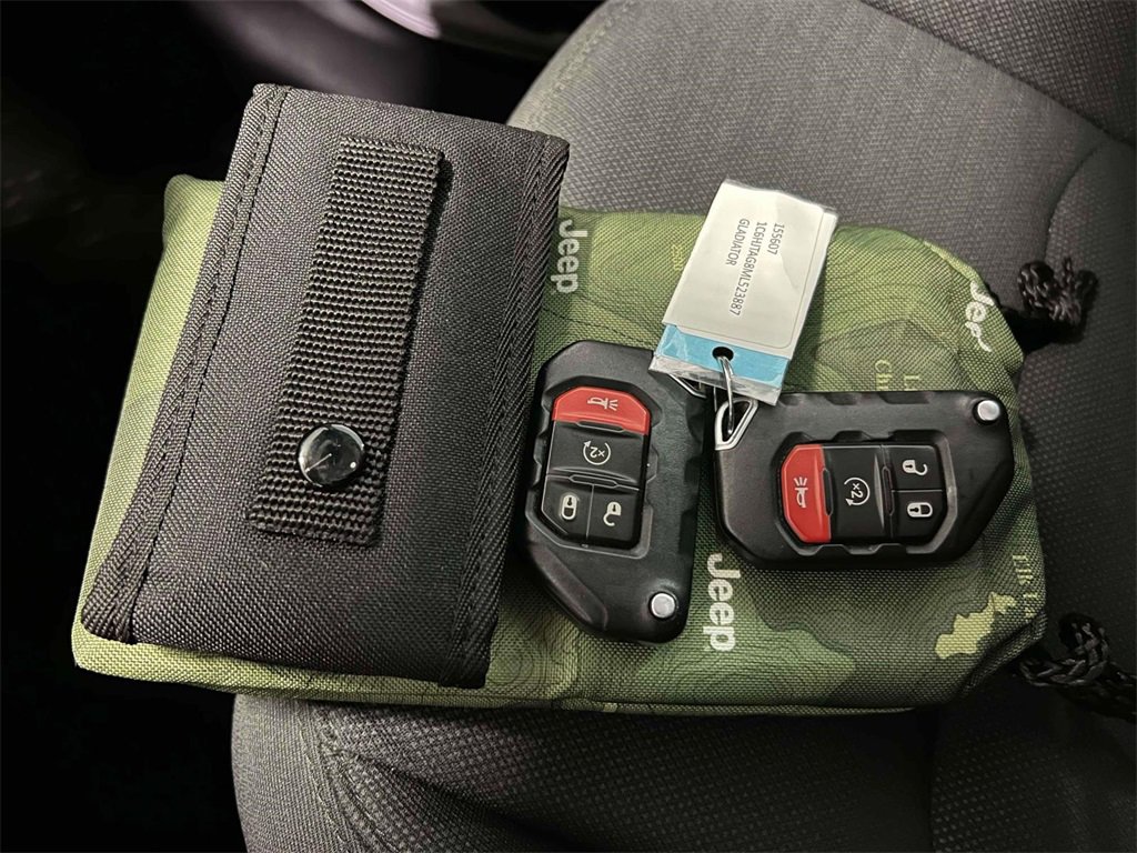 Used 2021 Jeep Gladiator Willys image 33