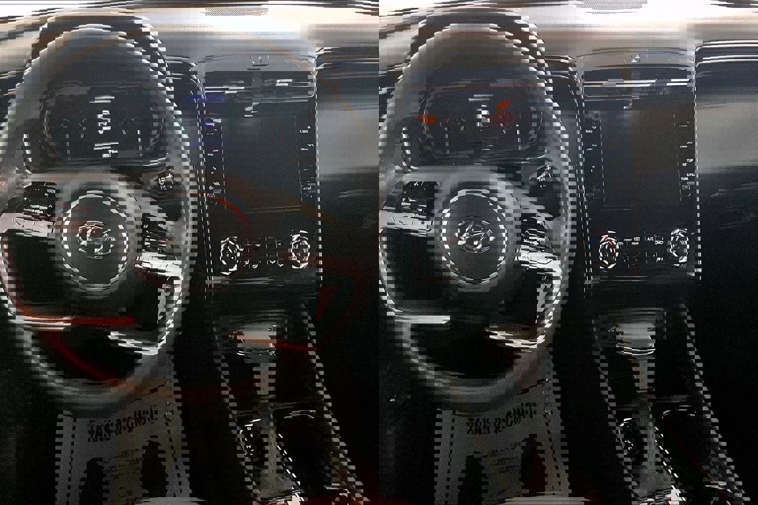 Used 2023 Hyundai Santa Cruz SE image 9