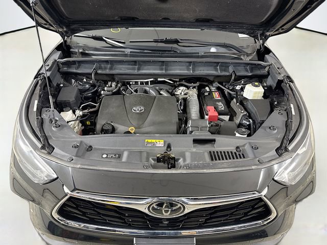 Used 2021 Toyota Highlander Platinum image 31