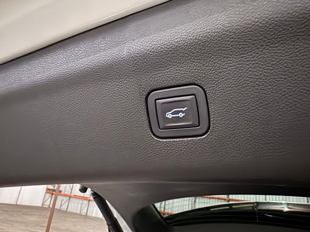 Used 2024 Buick Enclave Premium image 16