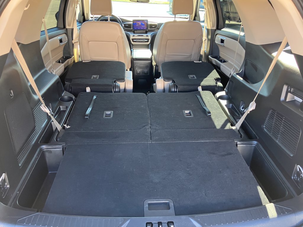 Used 2024 Ford Explorer XLT w/ Equipment Group 202A AWD/4WD image 25