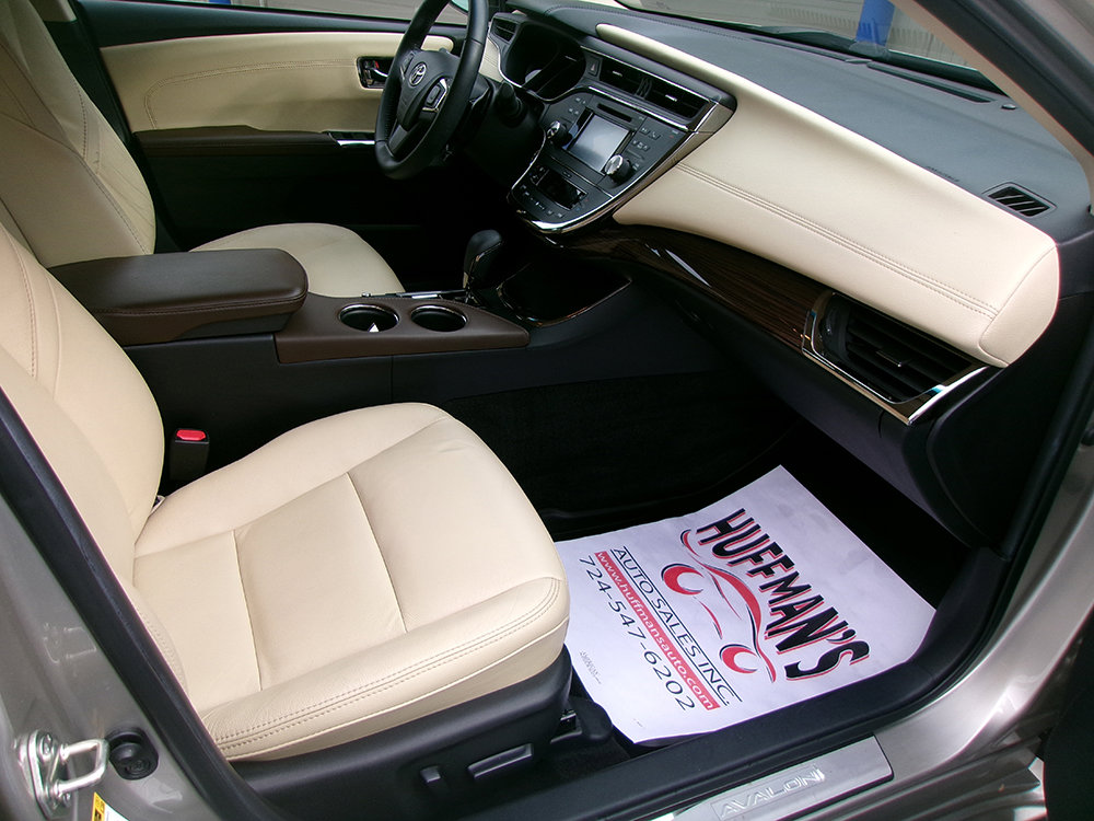 Used 2015 Toyota Avalon XLE w/ Preferred Accessory Package FWD image 9