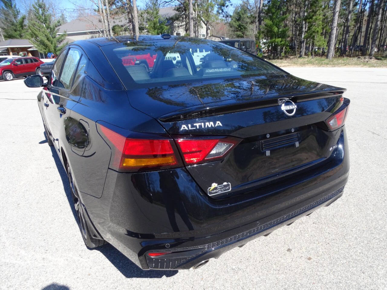 Used 2024 Nissan Altima 2.5 SR AWD w/ Premium Package image 8