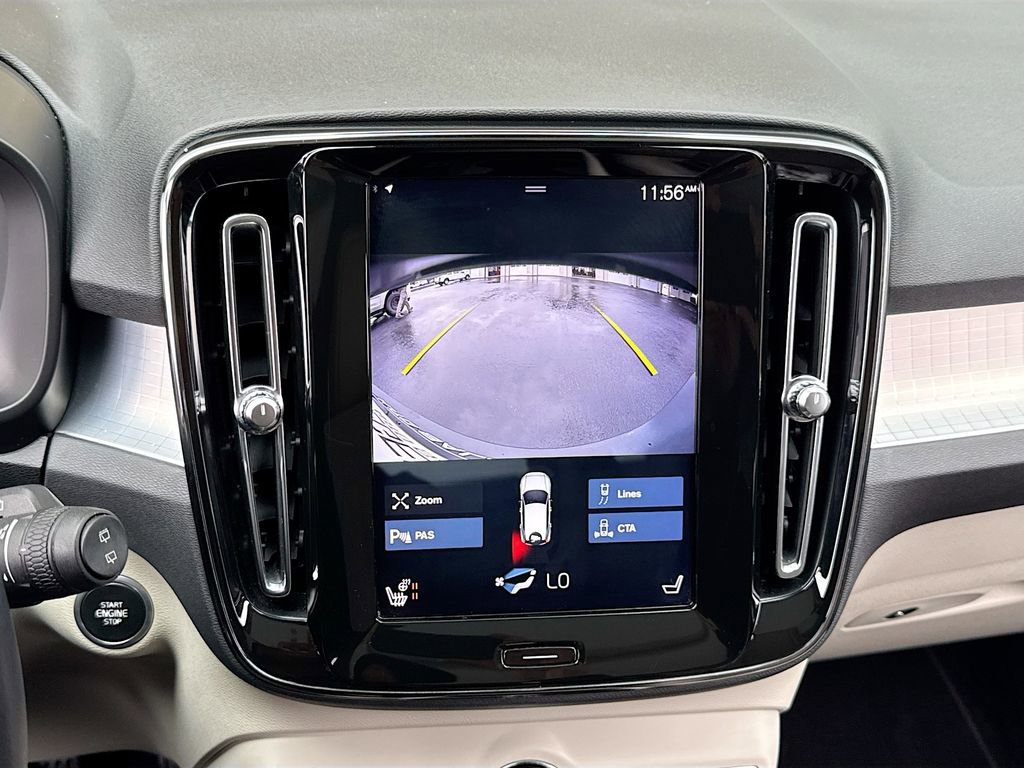 Used 2020 Volvo XC40 T5 Momentum image 22
