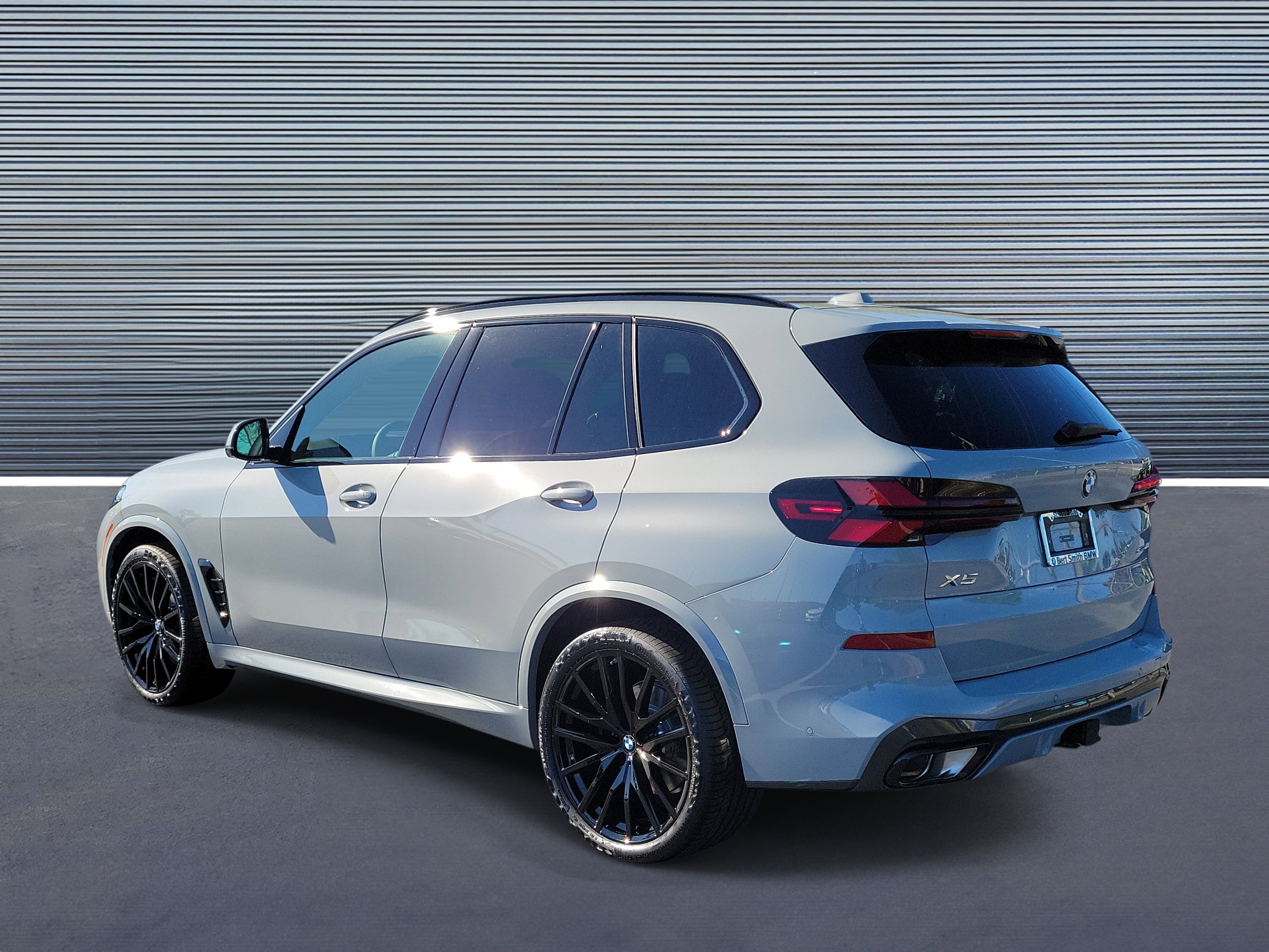 New 2026 BMW X5 sDrive40i w/ M Sport Package image 4