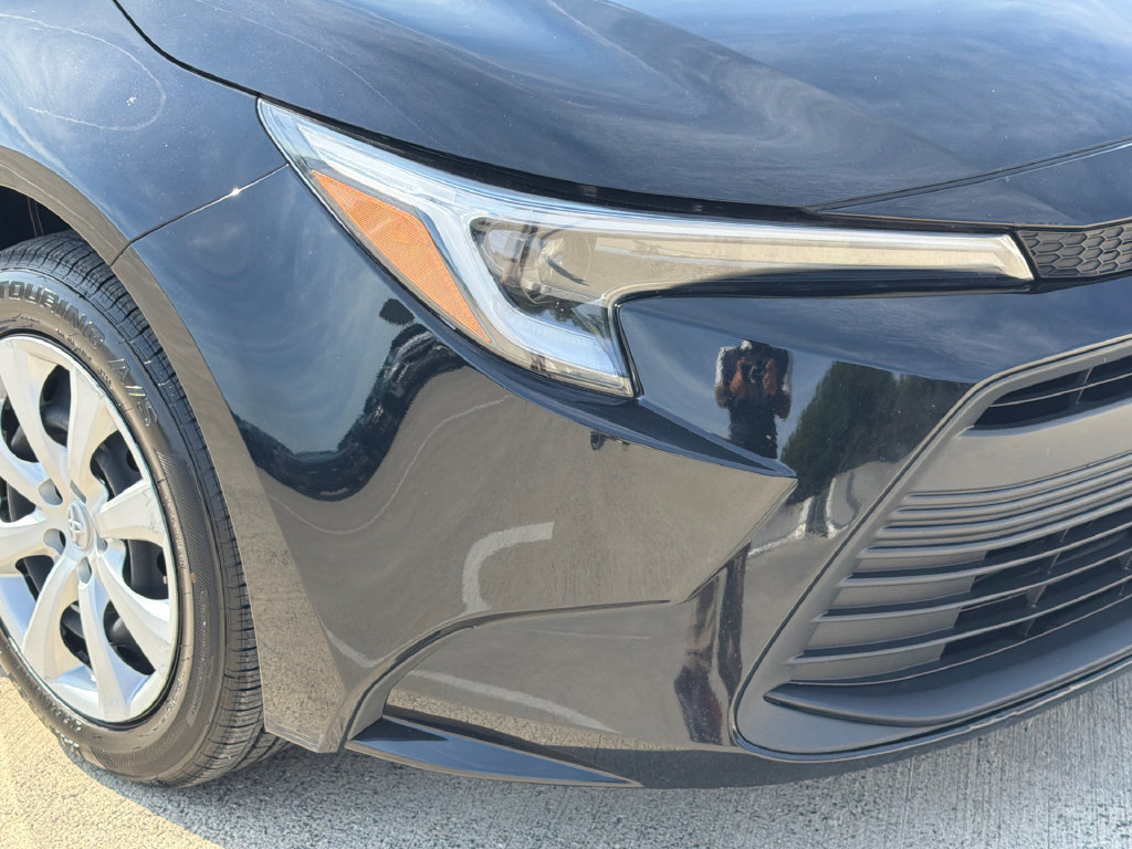 Used 2025 Toyota Corolla LE FWD image 8